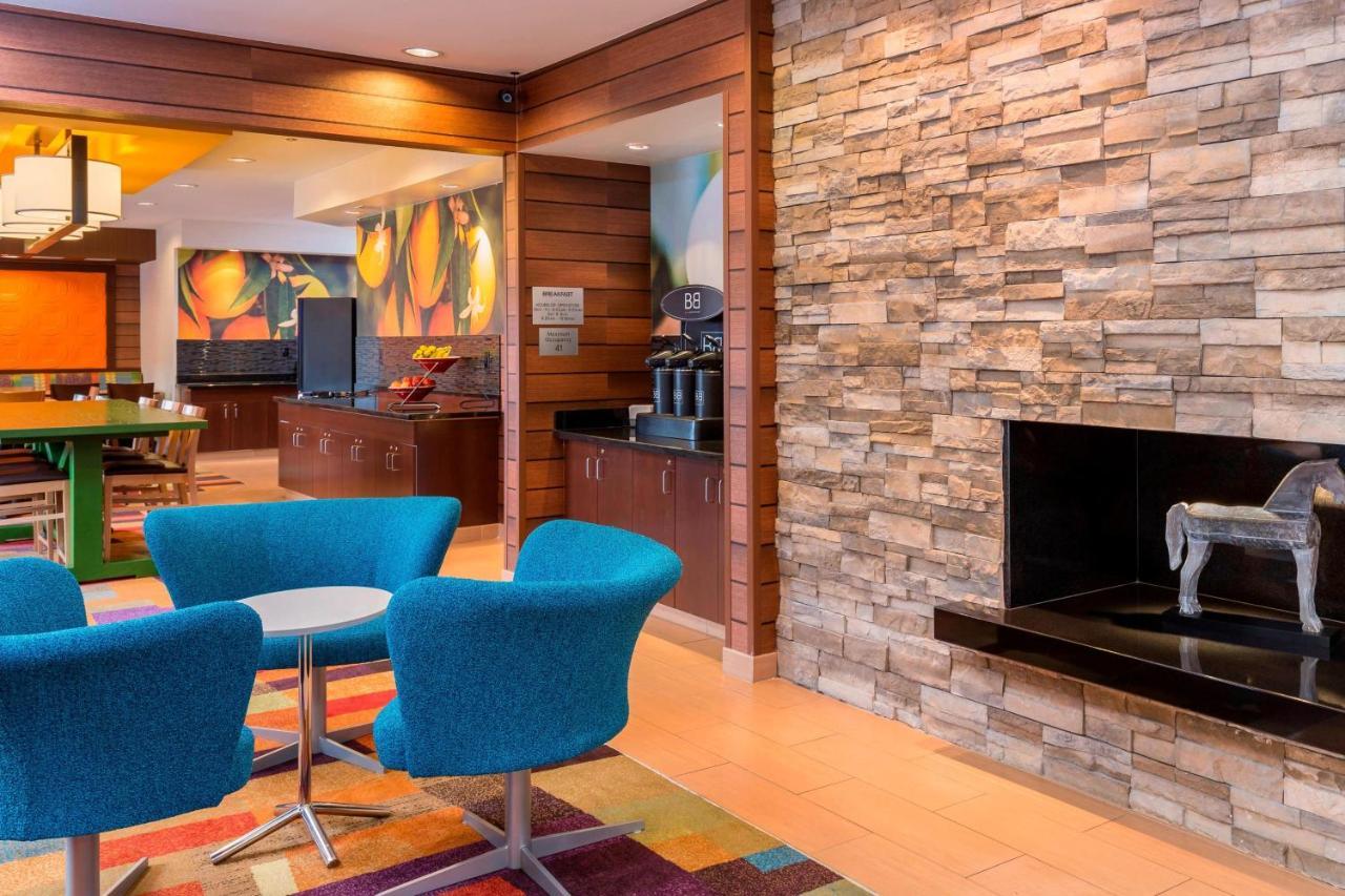 Fairfield Inn & Suites לובוק מראה חיצוני תמונה