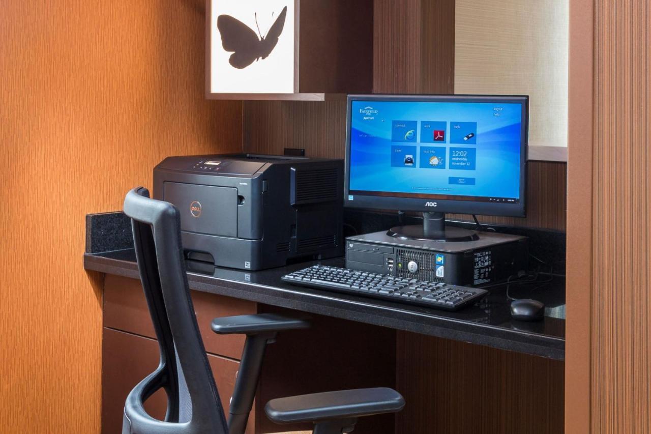 Fairfield Inn & Suites לובוק מראה חיצוני תמונה