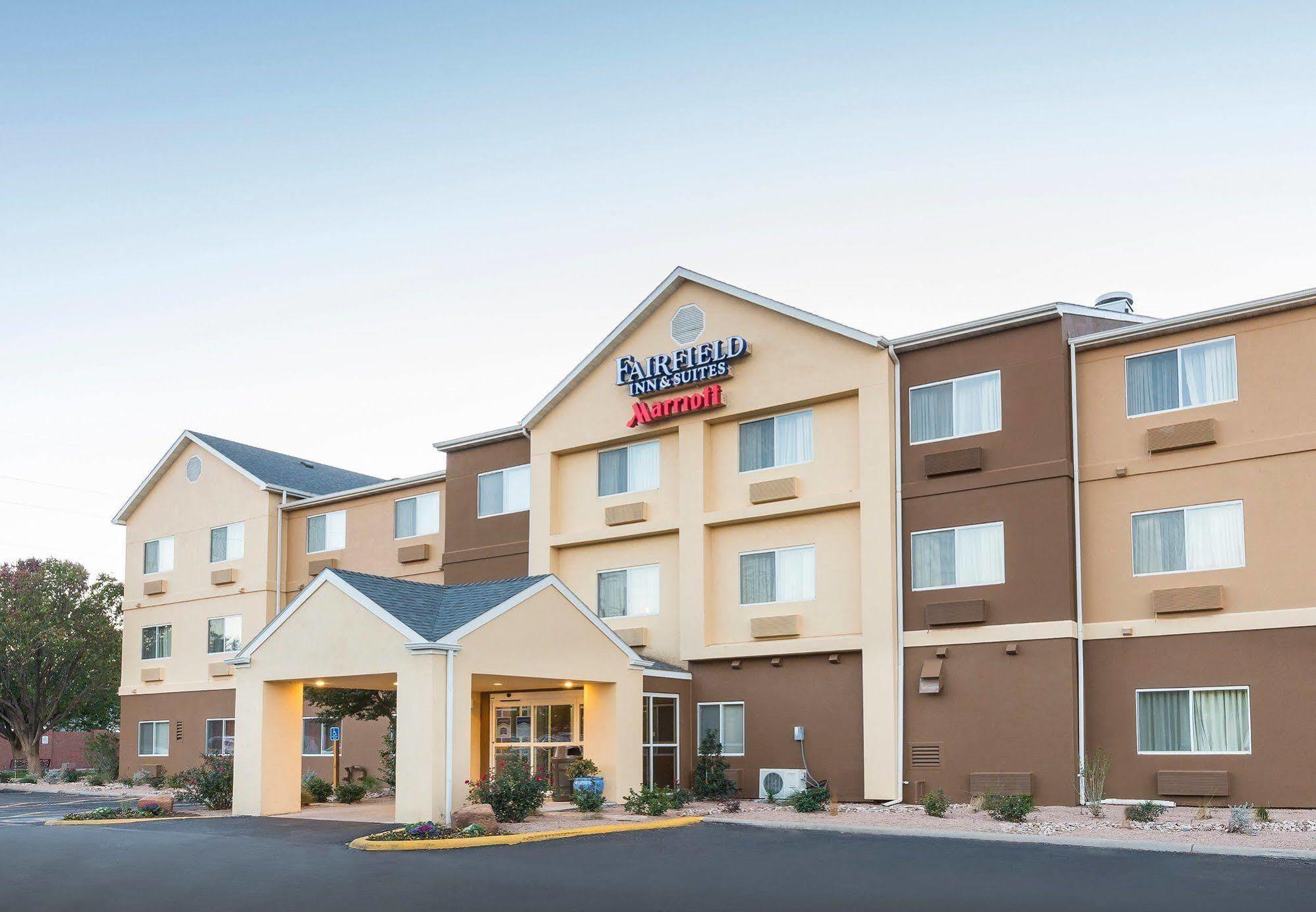 Fairfield Inn & Suites לובוק מראה חיצוני תמונה